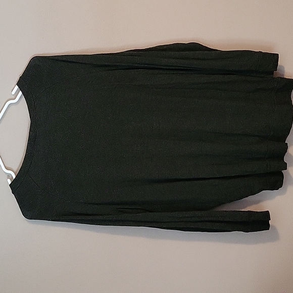 Cute lightweight top, gray with cream lace overlay on front, excellent condition - Picture 4 of 4